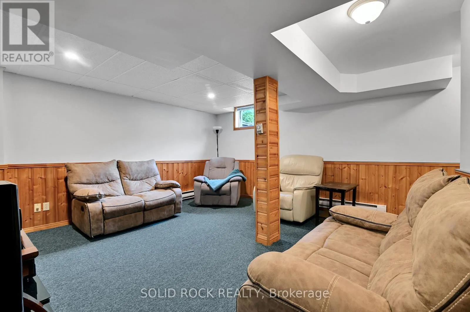 253 COTE-ROYALE CRESCENT
