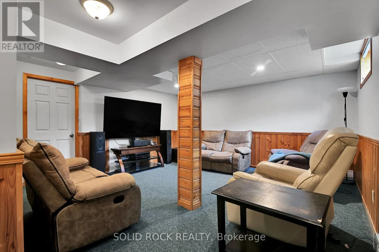 253 COTE-ROYALE CRESCENT