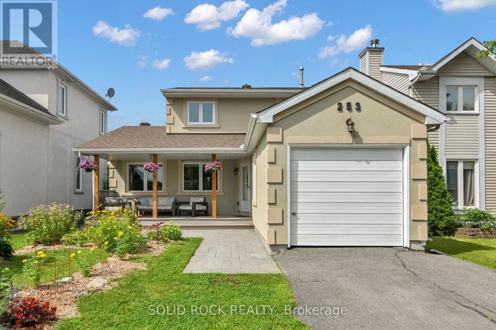 253 COTE-ROYALE CRESCENT