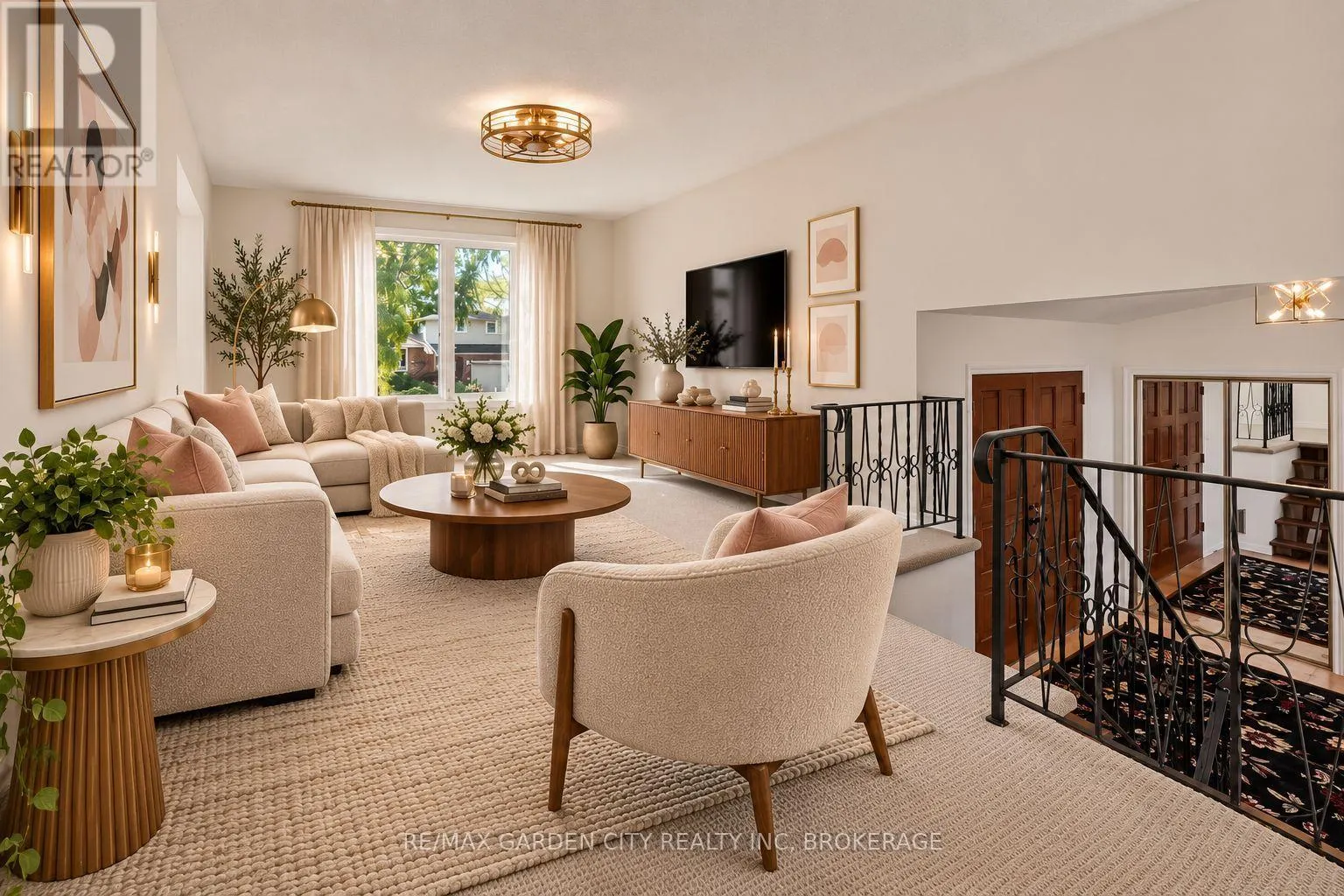 19 BERKHOUT TERRACE