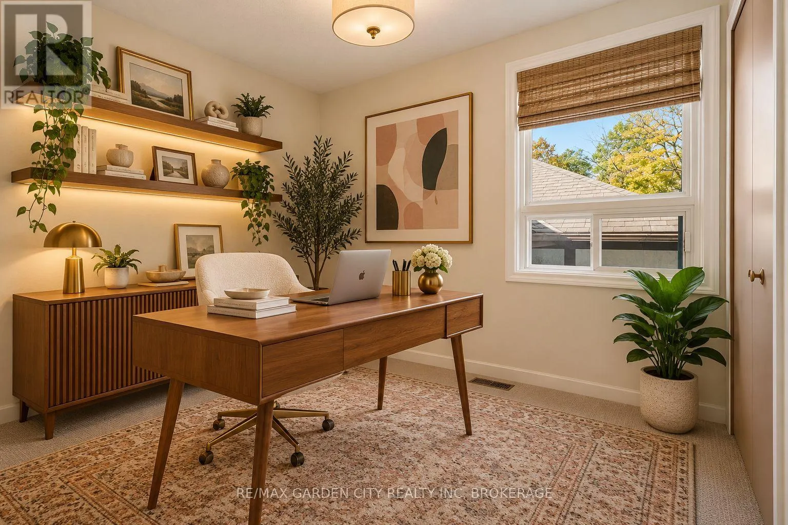 19 BERKHOUT TERRACE