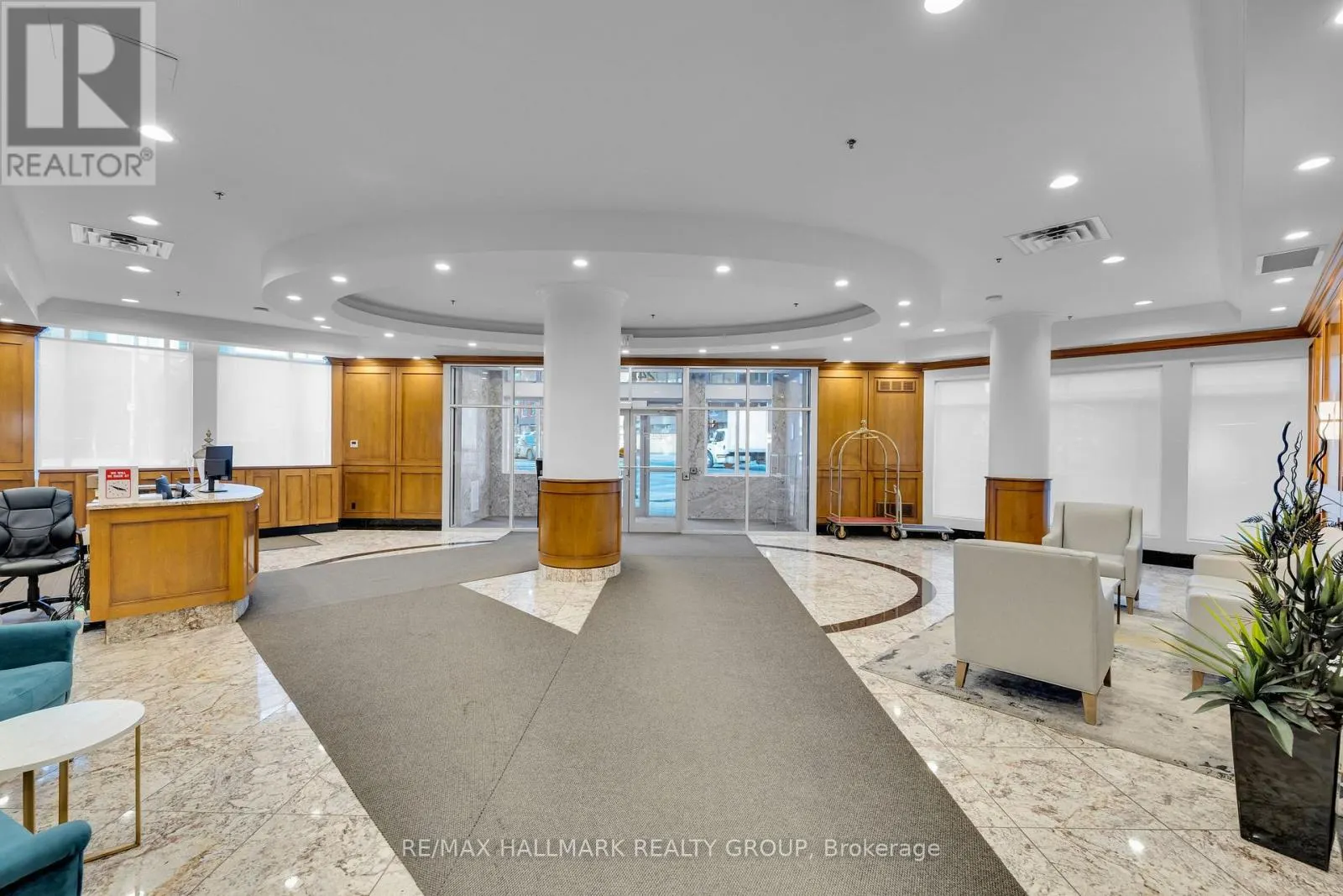506 - 242 RIDEAU STREET