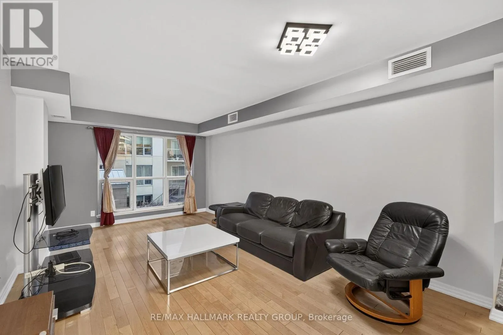 506 - 242 RIDEAU STREET