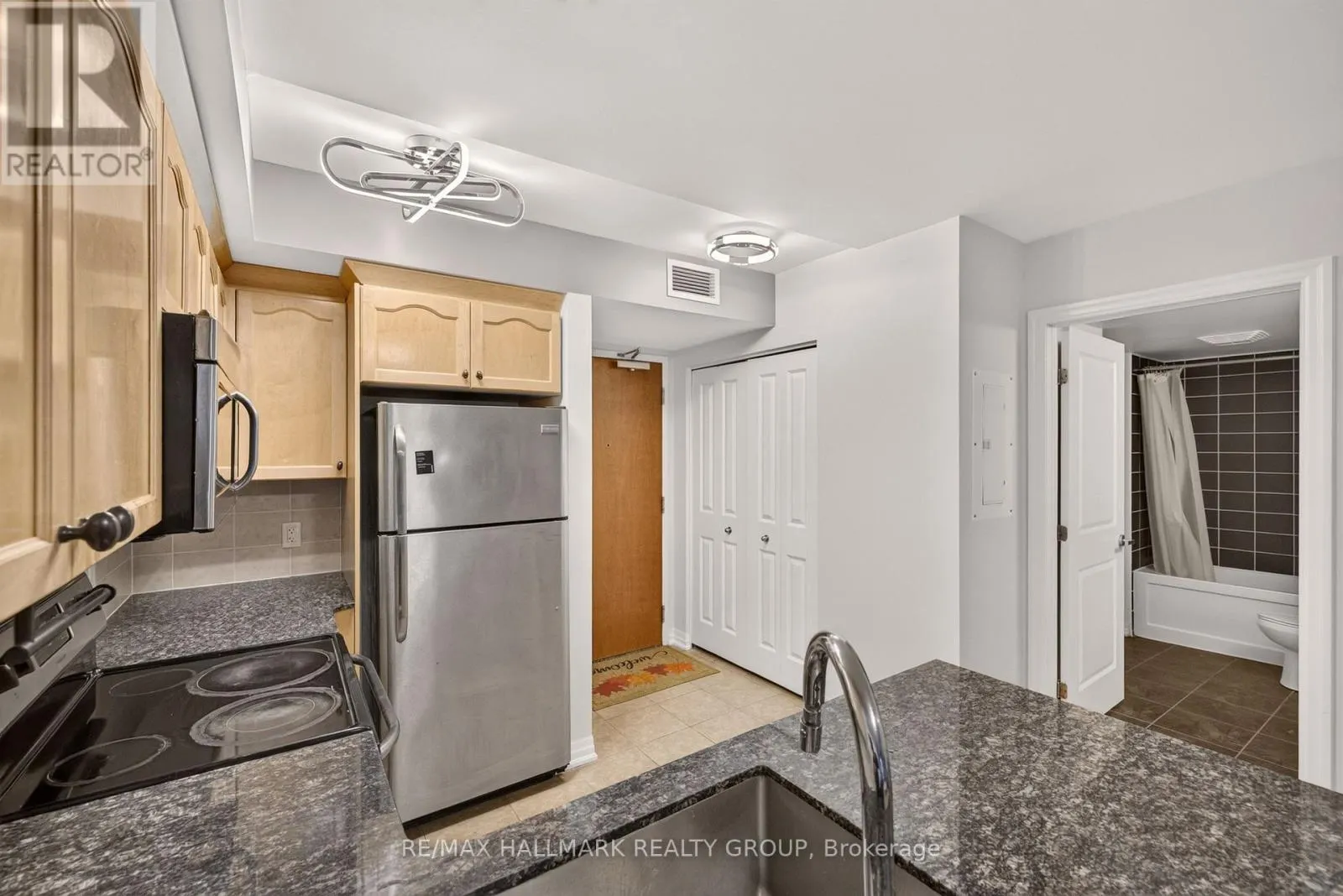 506 - 242 RIDEAU STREET