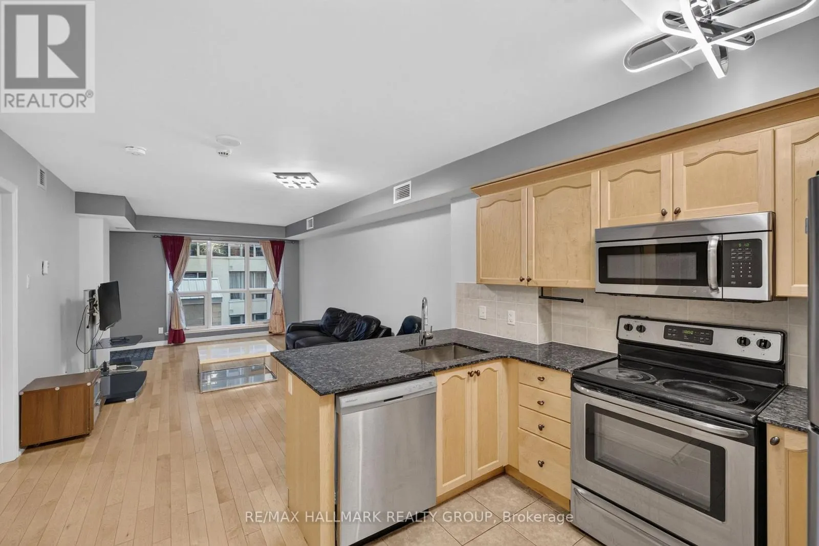 506 - 242 RIDEAU STREET