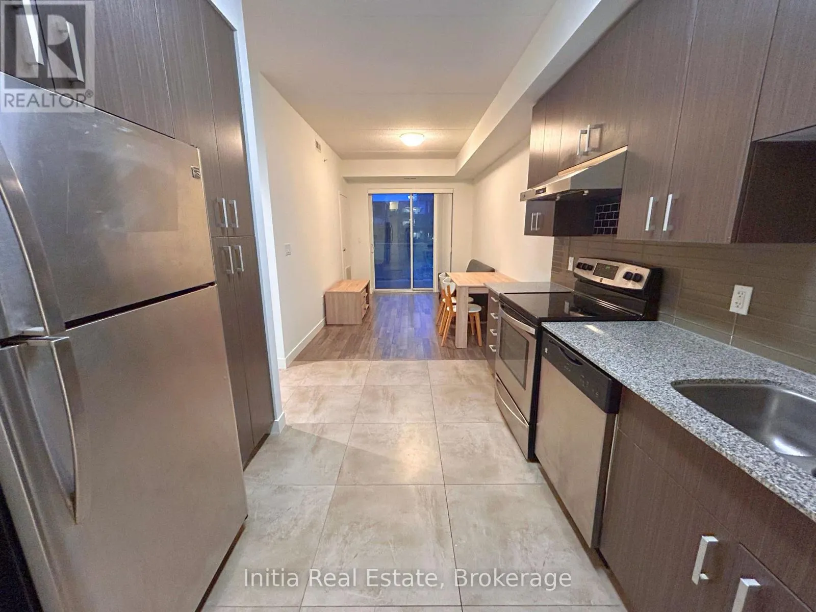 B303 - 62 BALSAM STREET