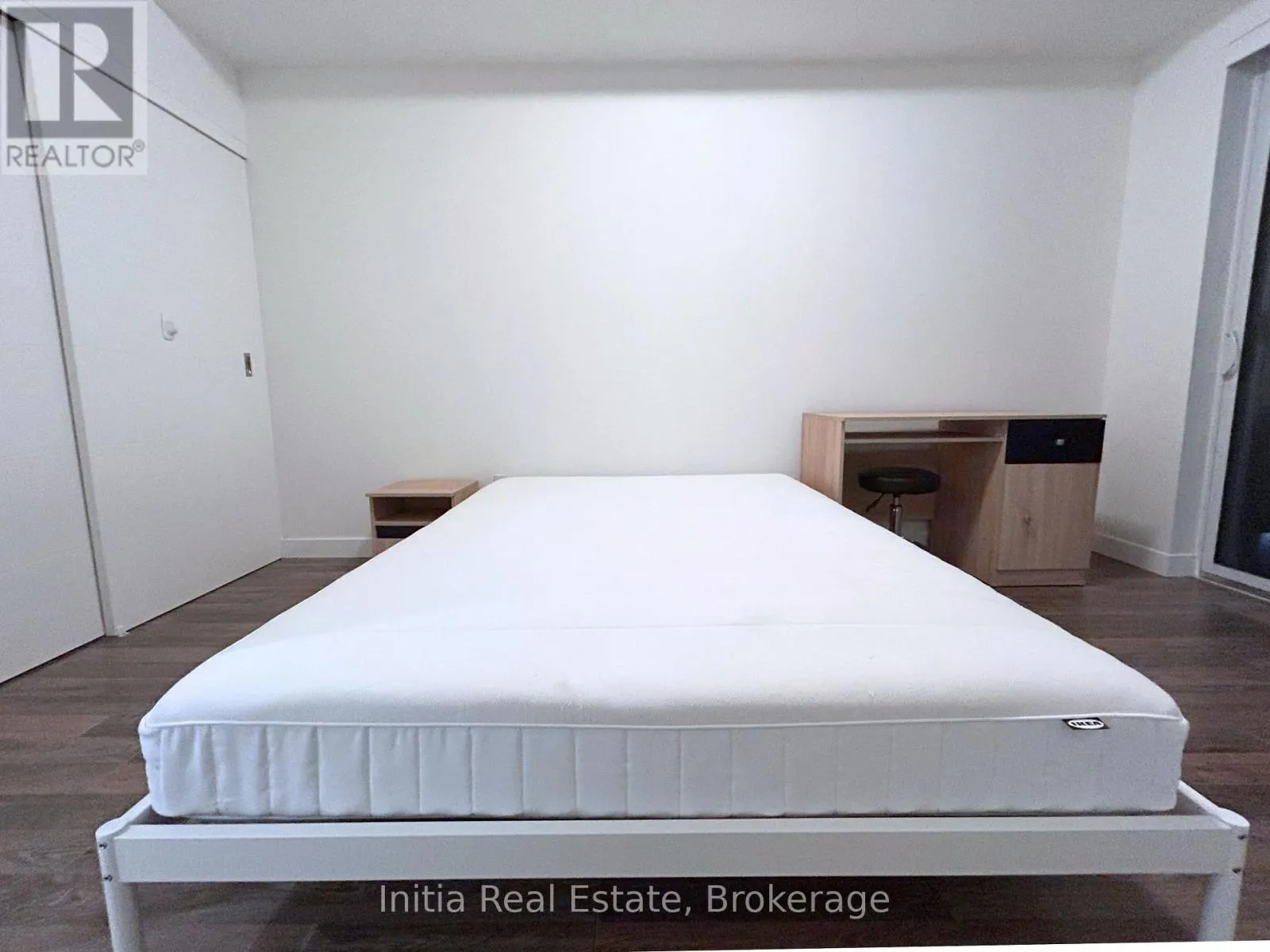 B303 - 62 BALSAM STREET