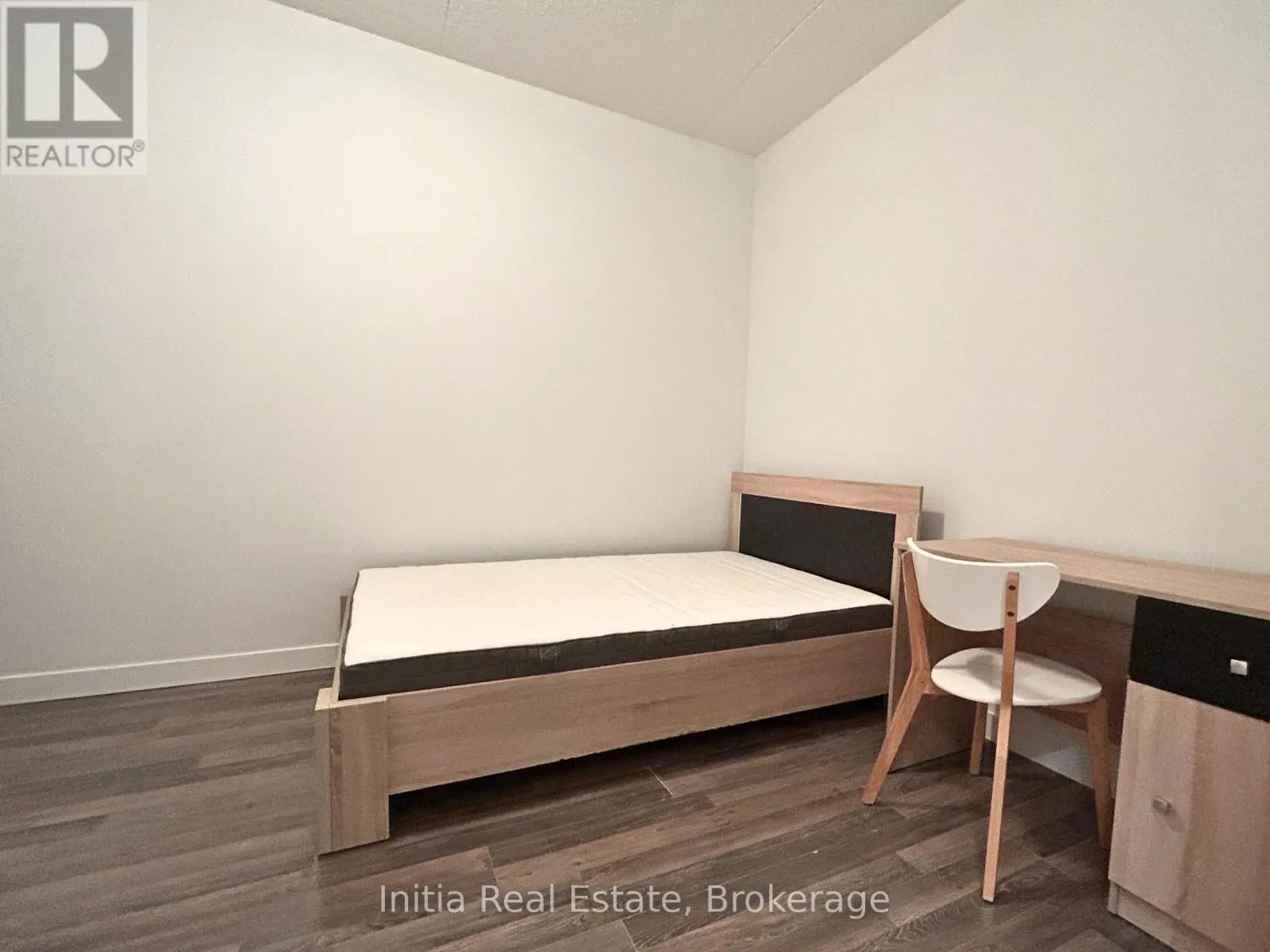 B303 - 62 BALSAM STREET