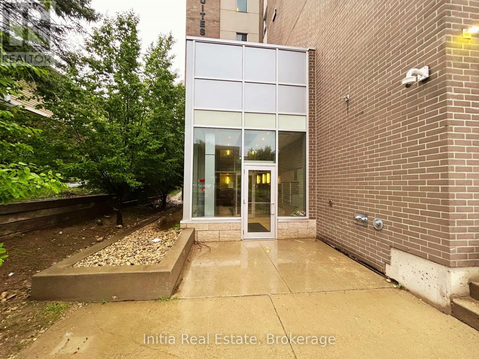 B303 - 62 BALSAM STREET