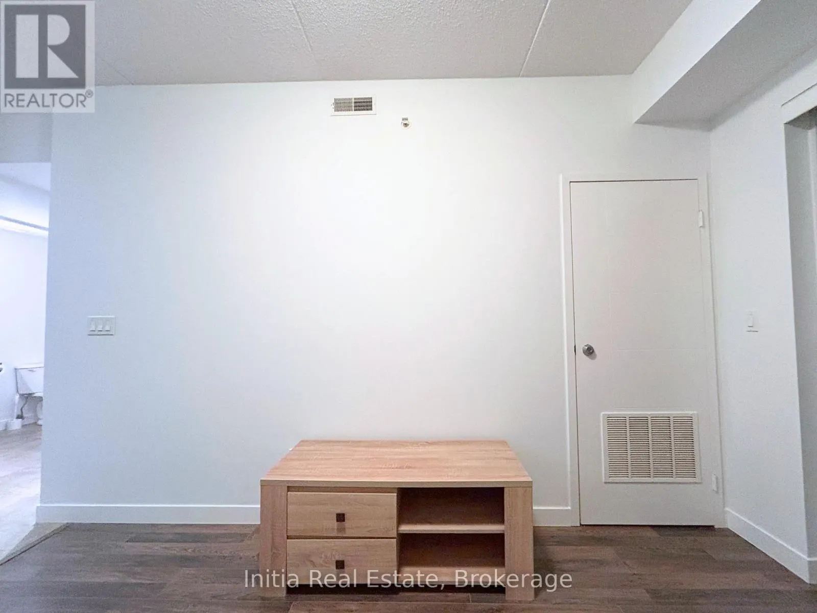 B303 - 62 BALSAM STREET