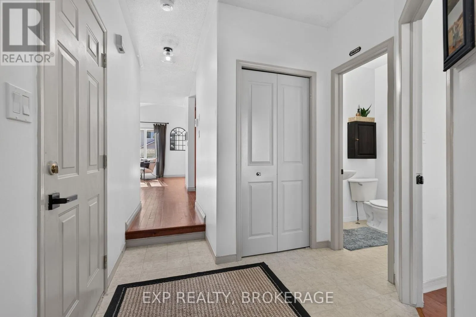 975 RAINBOW CRESCENT
