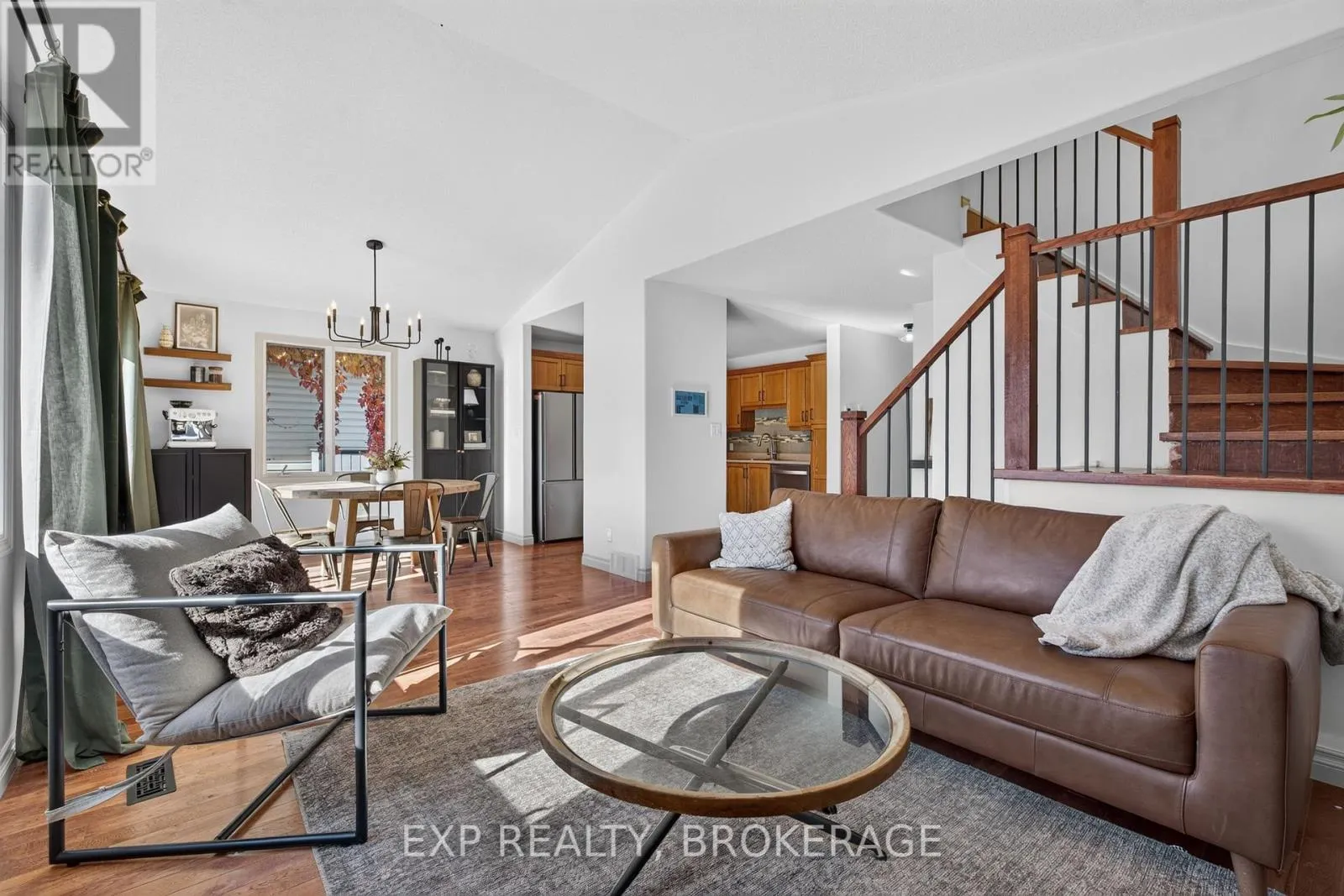 975 RAINBOW CRESCENT