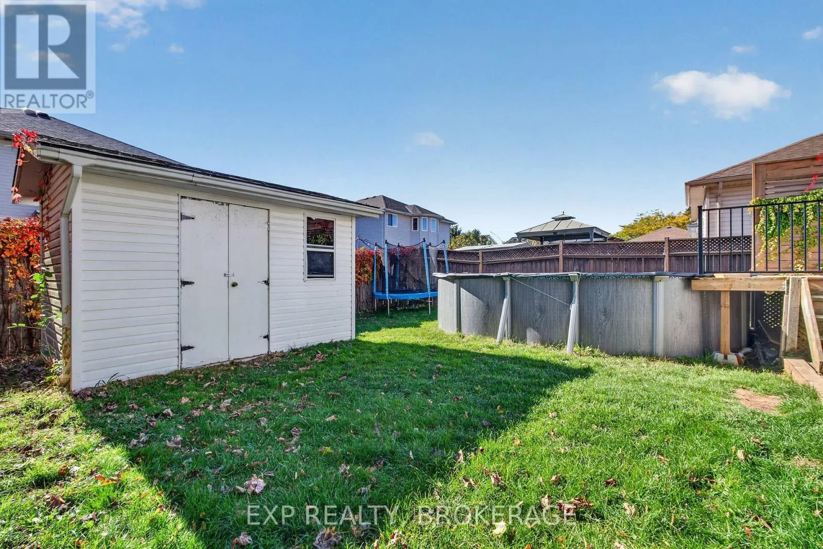 975 RAINBOW CRESCENT