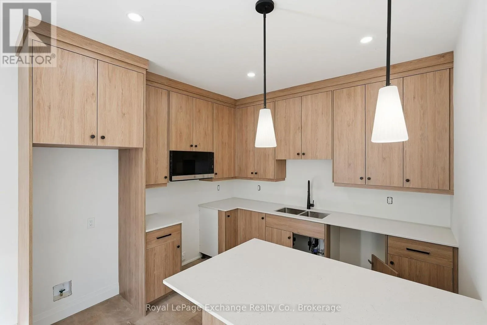 1 - 321 ARNAUD STREET #1