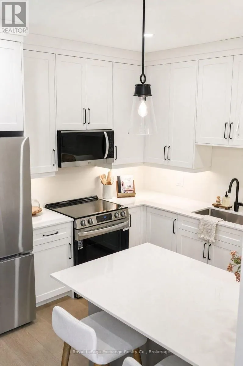 1 - 321 ARNAUD STREET #1