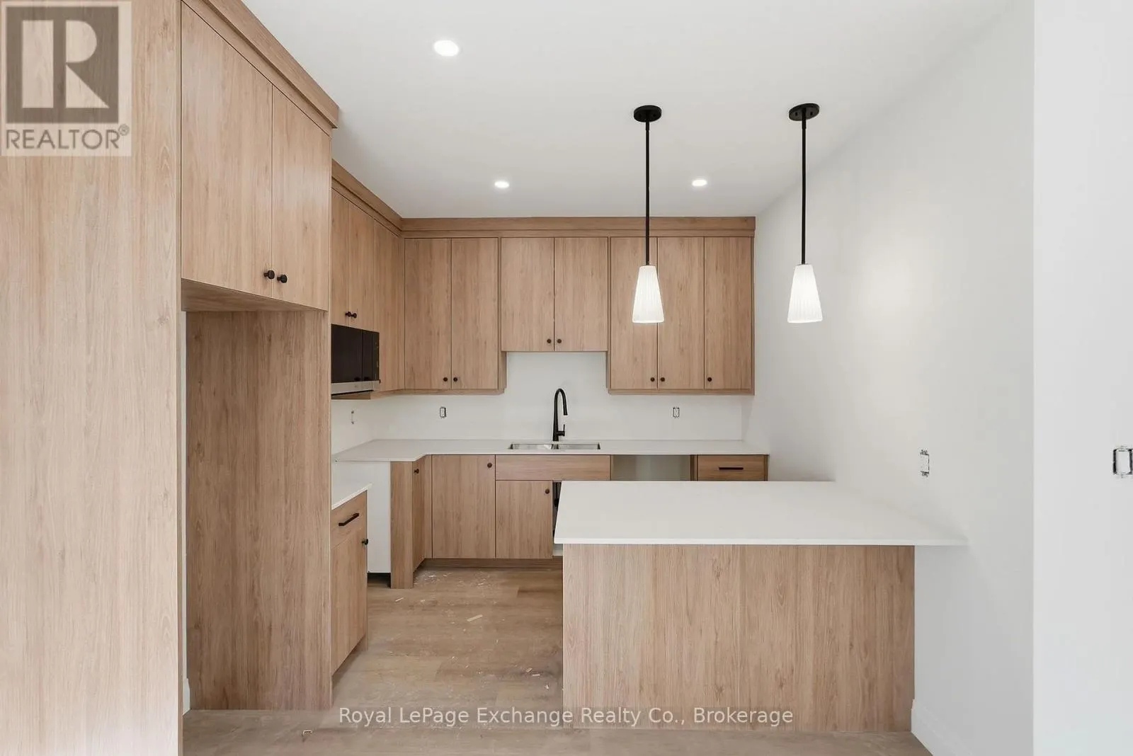 1 - 321 ARNAUD STREET #1