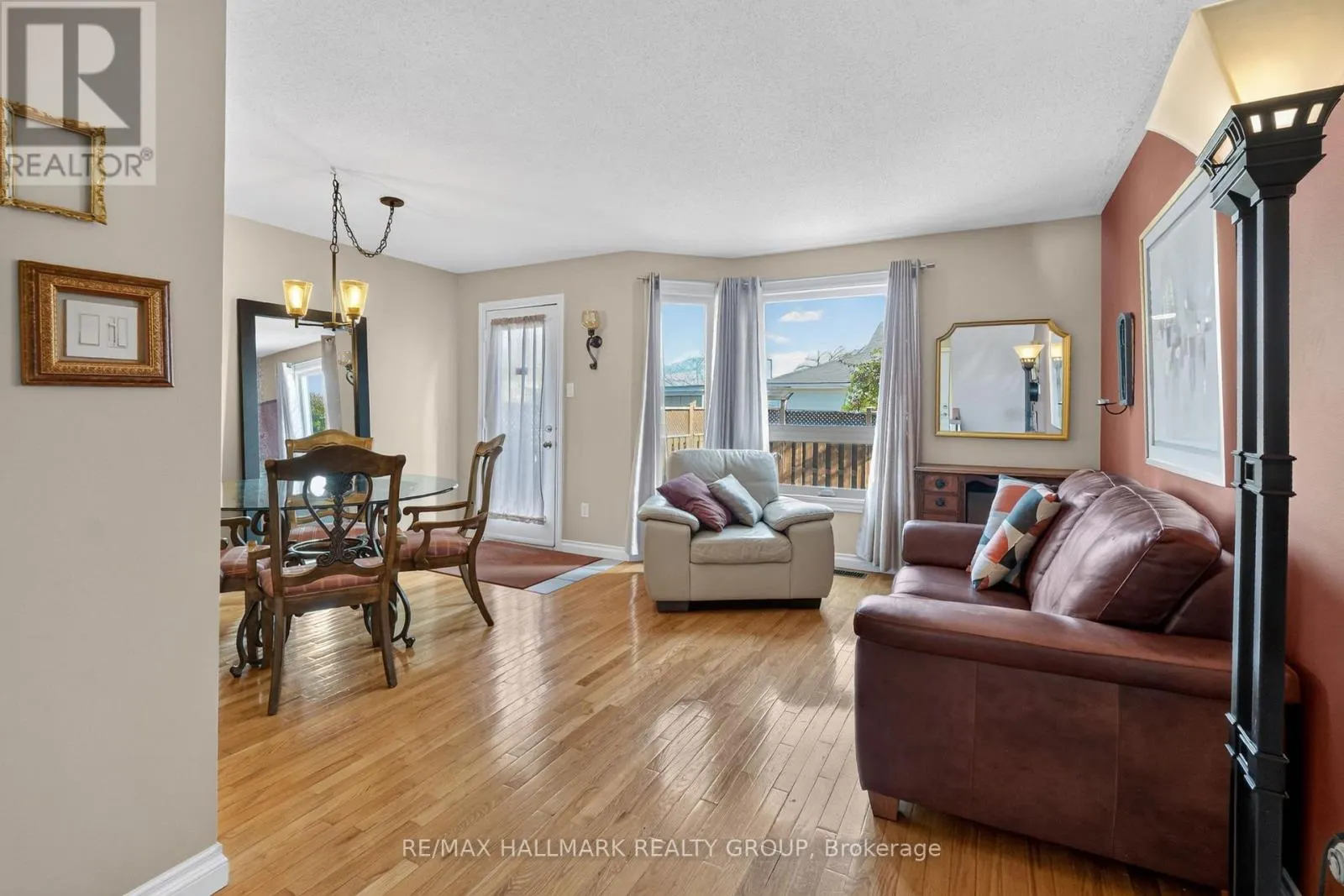 38 - 953 COOKSHIRE CRESCENT