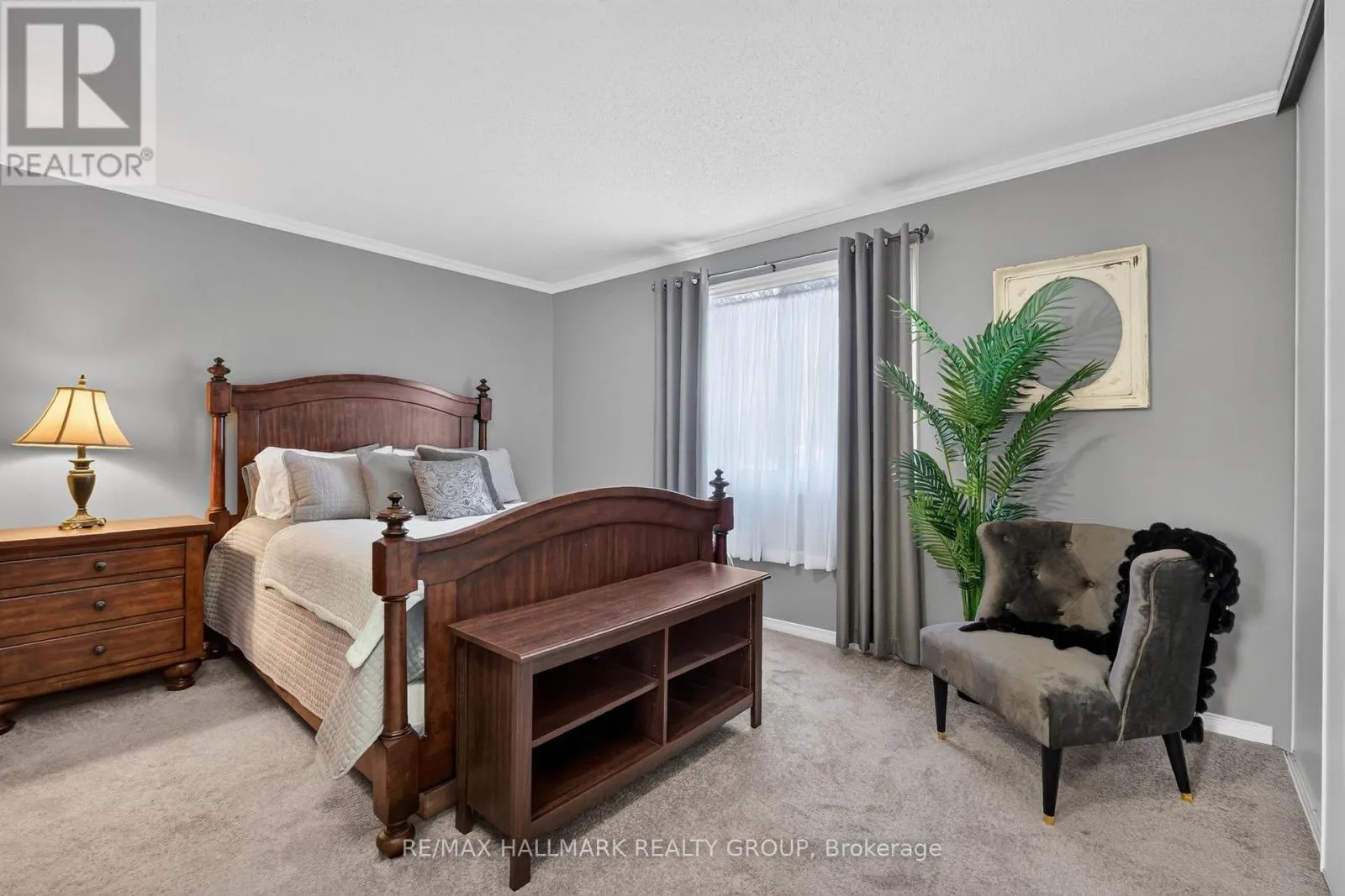 38 - 953 COOKSHIRE CRESCENT