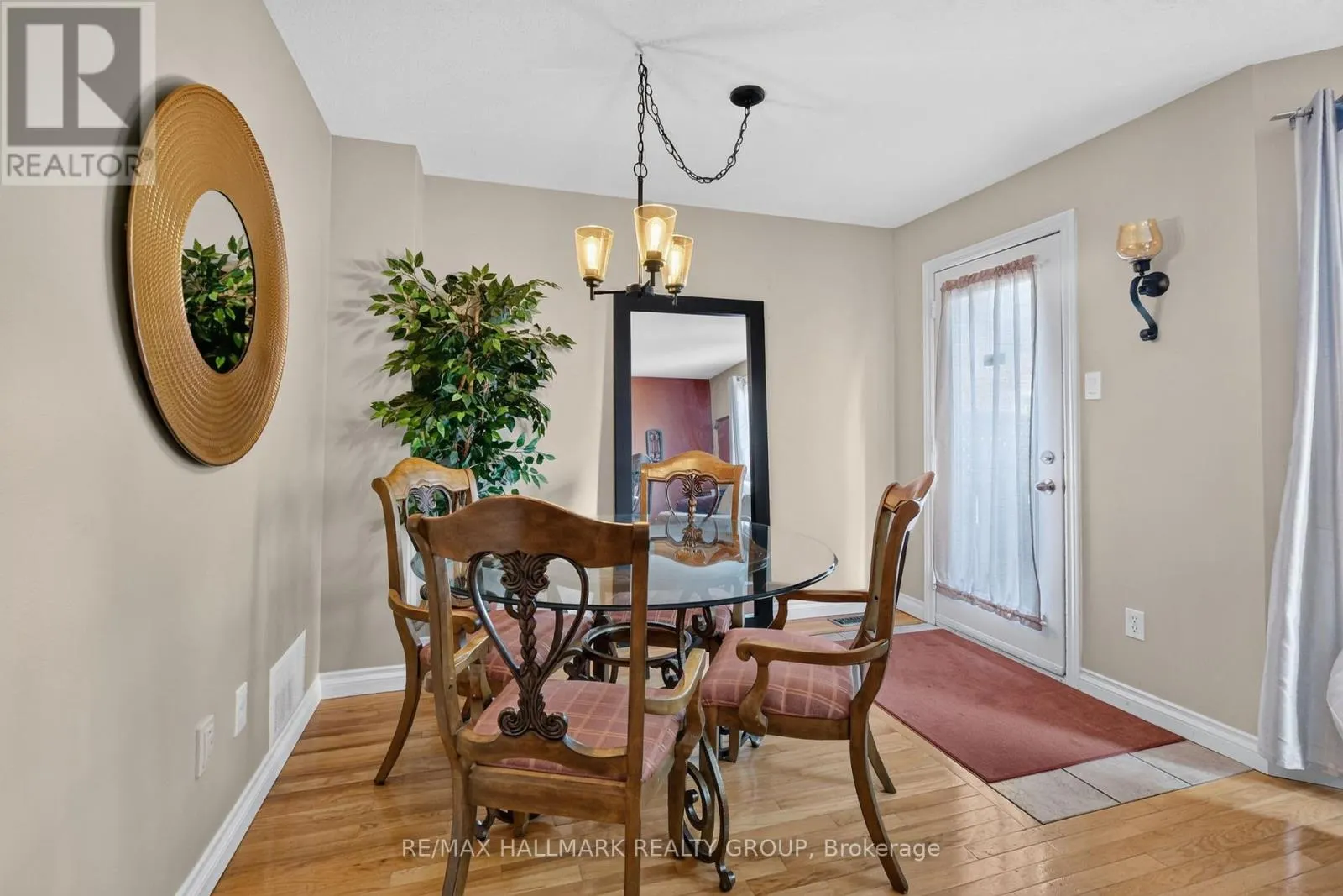 38 - 953 COOKSHIRE CRESCENT