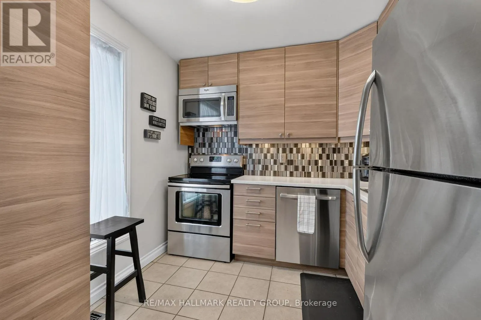 38 - 953 COOKSHIRE CRESCENT