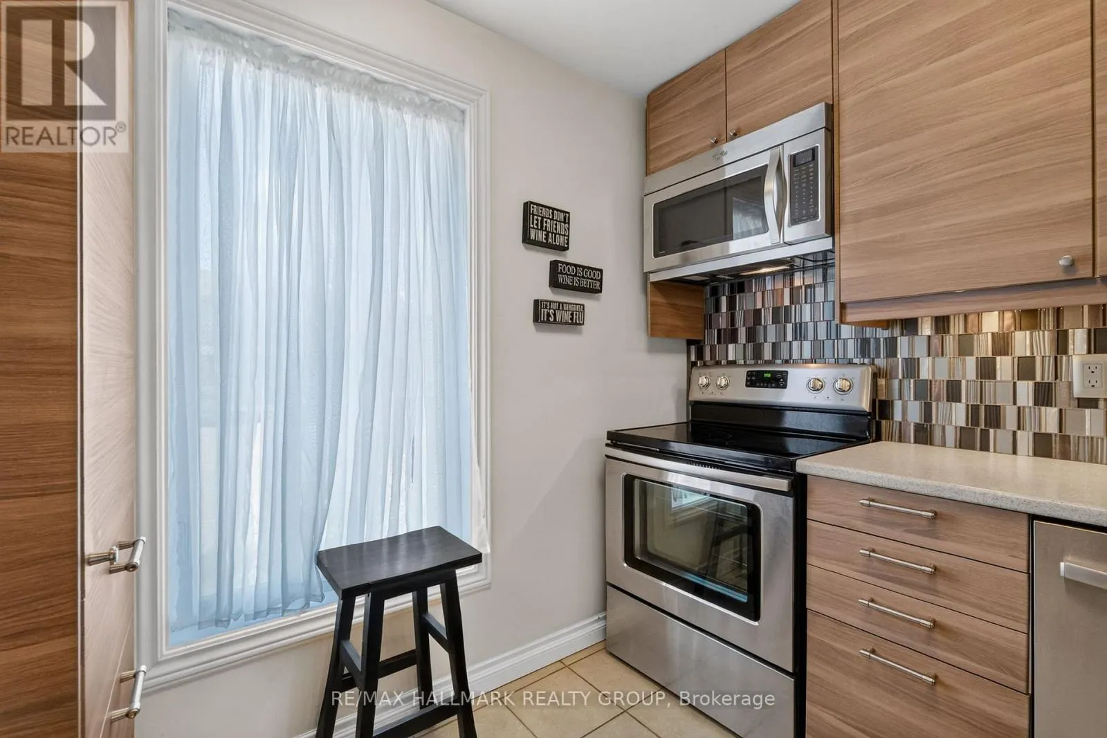 38 - 953 COOKSHIRE CRESCENT