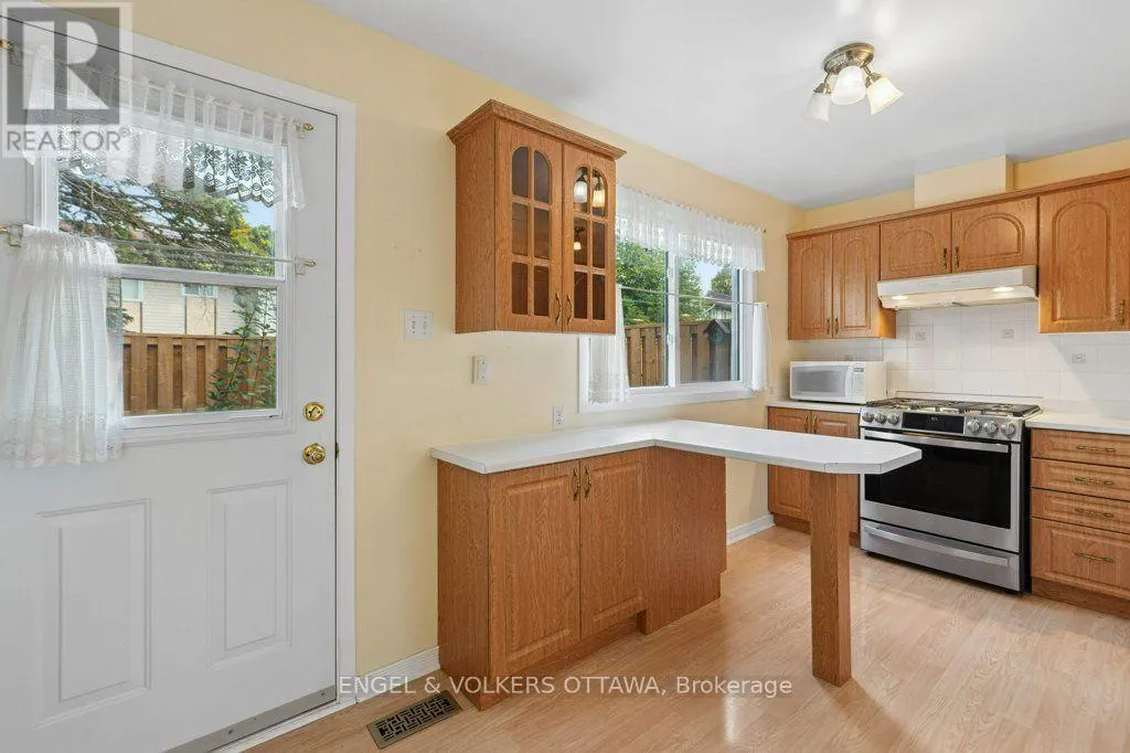 18 - 1280 CAHILL DRIVE