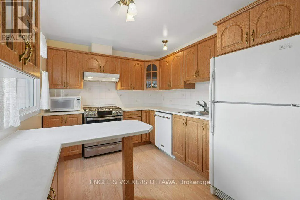 18 - 1280 CAHILL DRIVE
