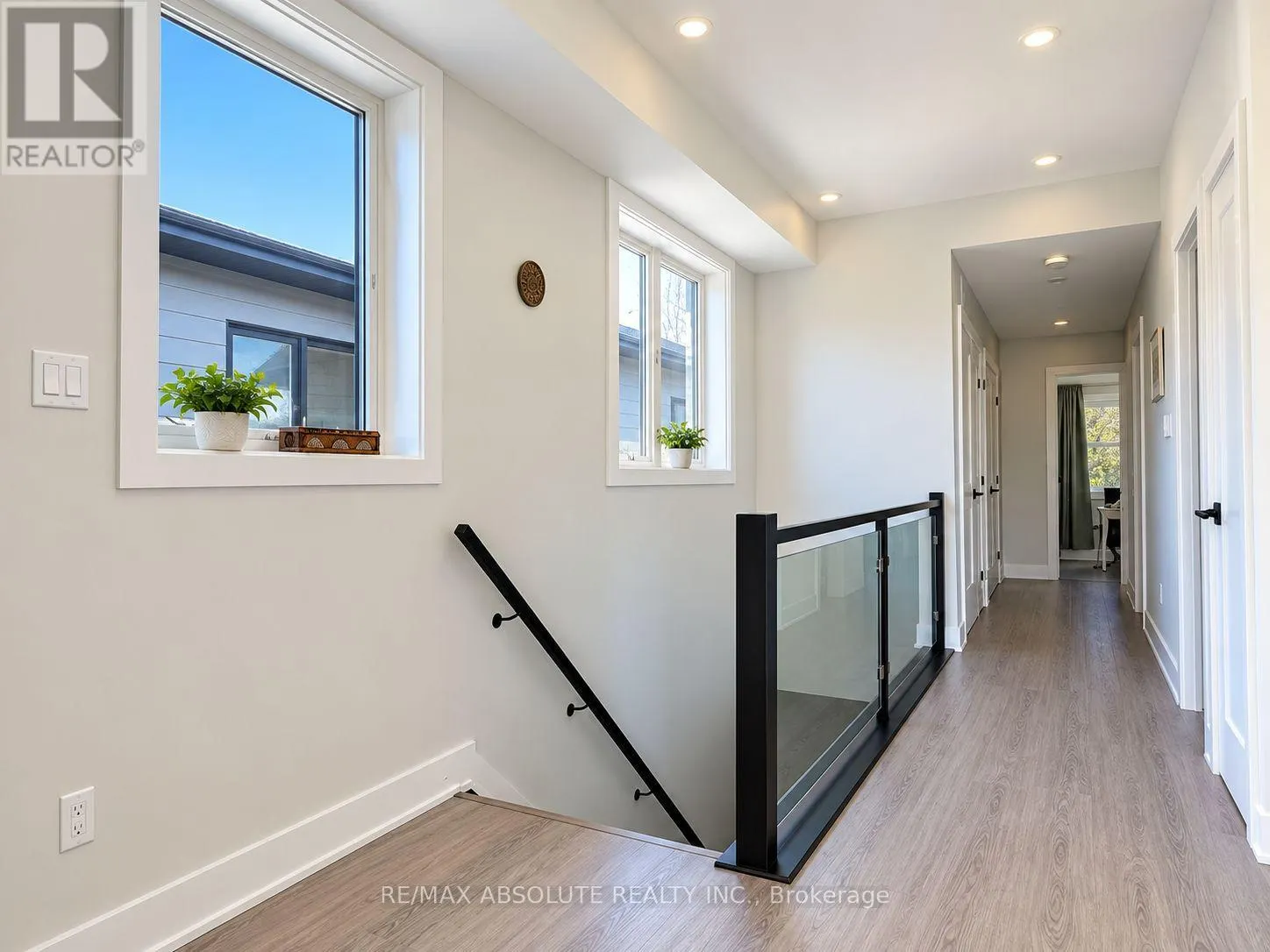 3 - 300 ELMGROVE AVENUE
