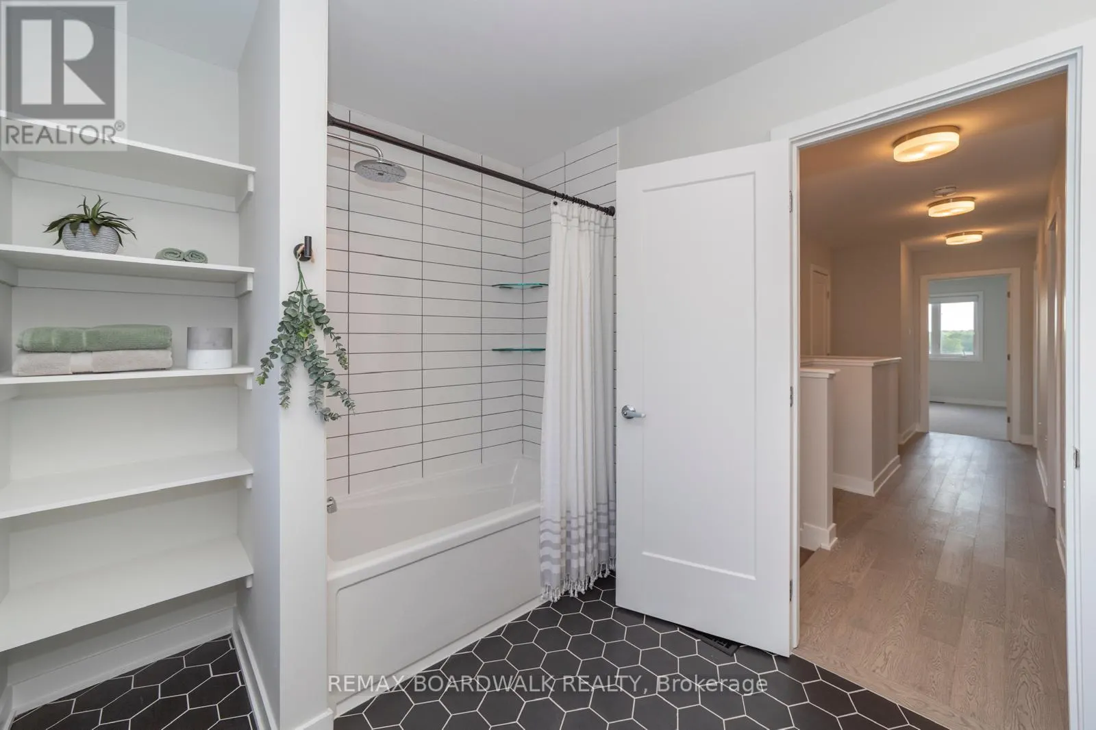 128 MAIN HALYARD LANE