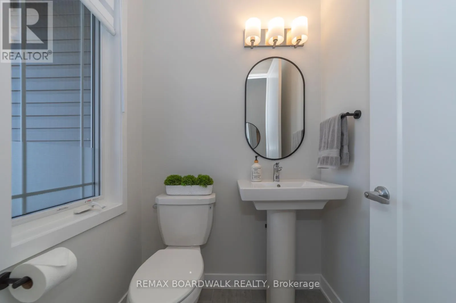 128 MAIN HALYARD LANE