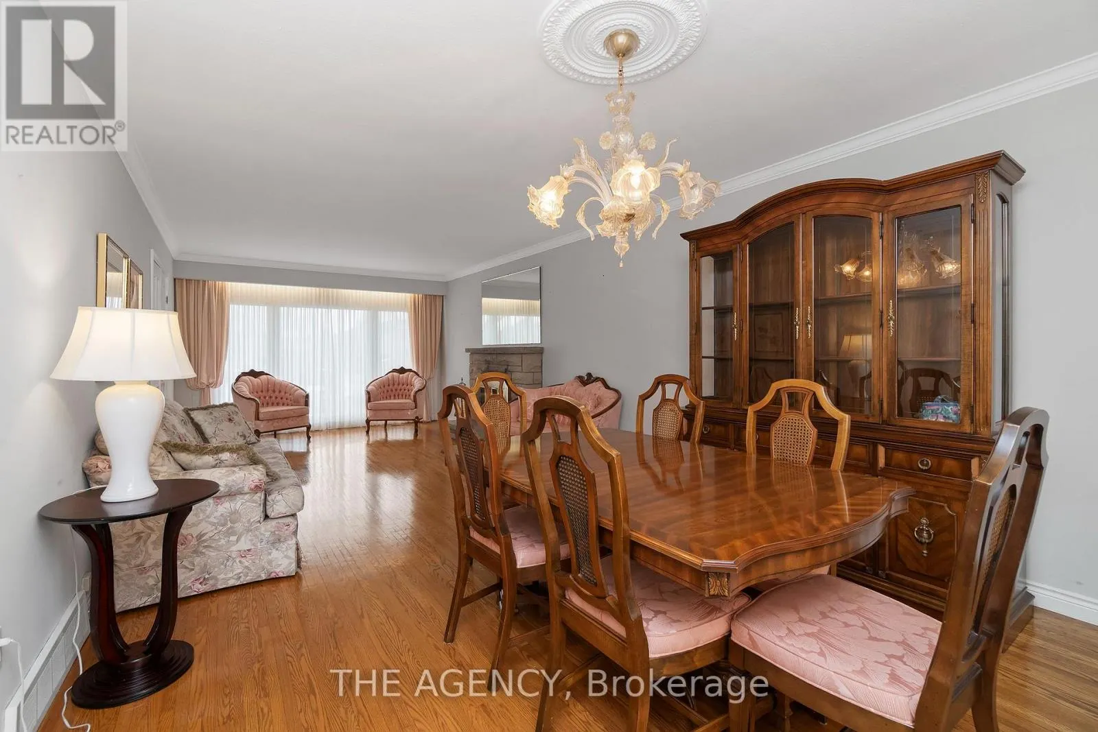 36 BUCKINGHAM DRIVE