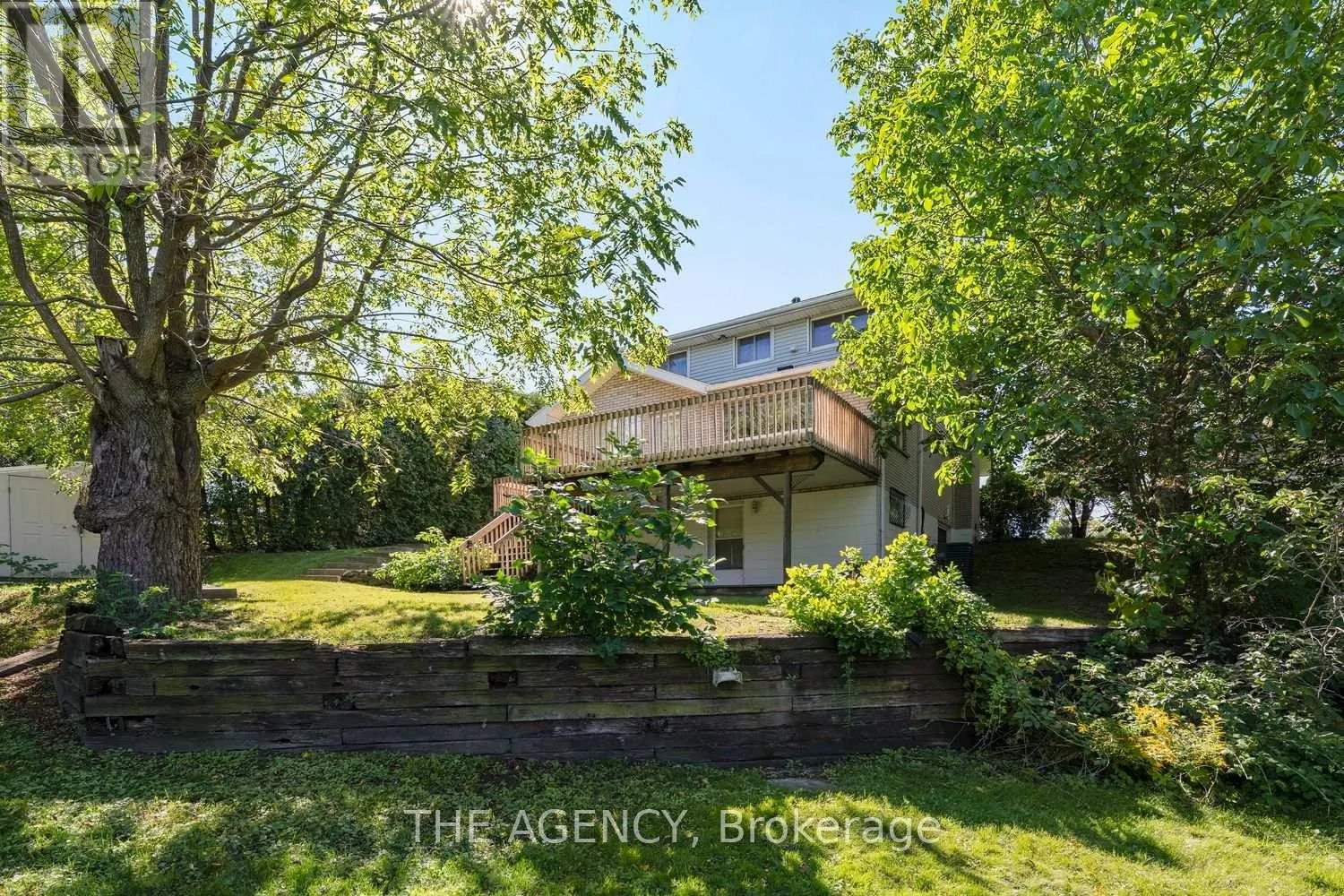 36 BUCKINGHAM DRIVE