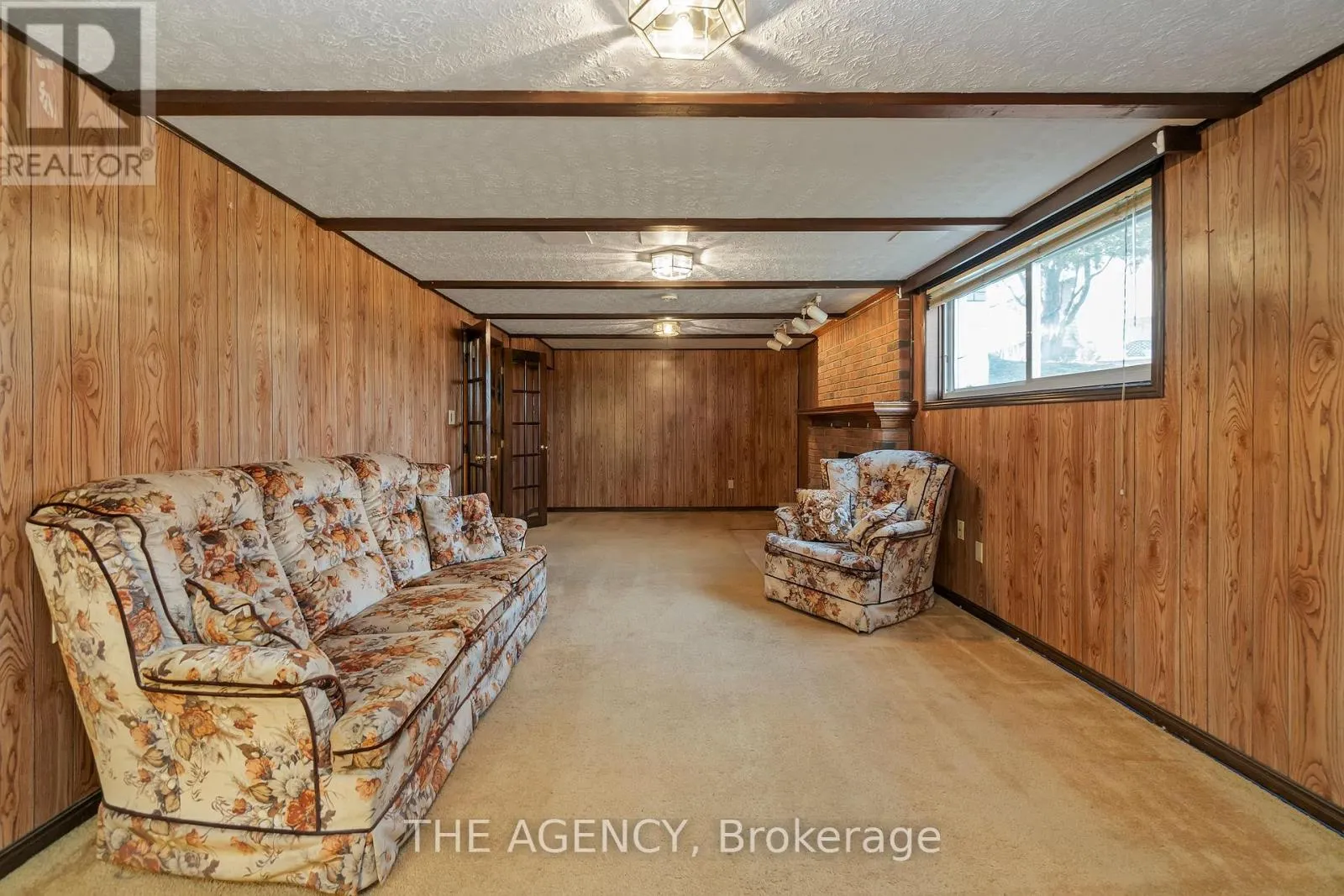 36 BUCKINGHAM DRIVE