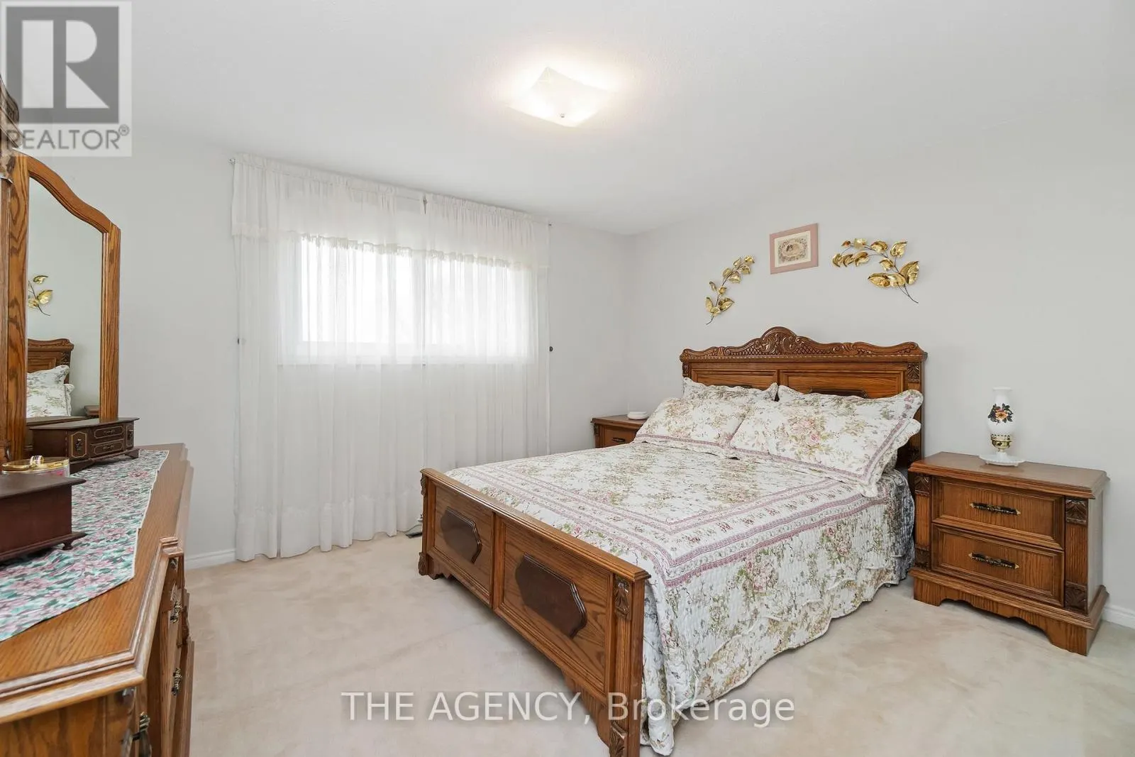 36 BUCKINGHAM DRIVE