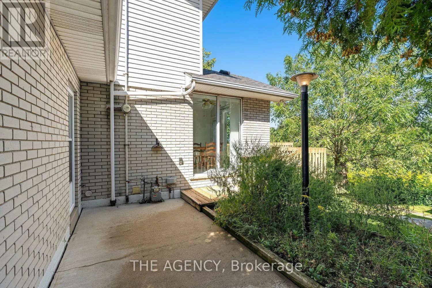 36 BUCKINGHAM DRIVE