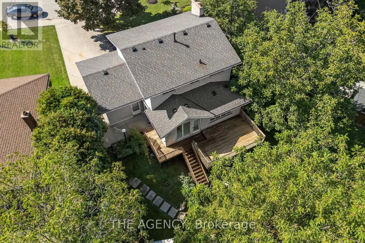 36 BUCKINGHAM DRIVE