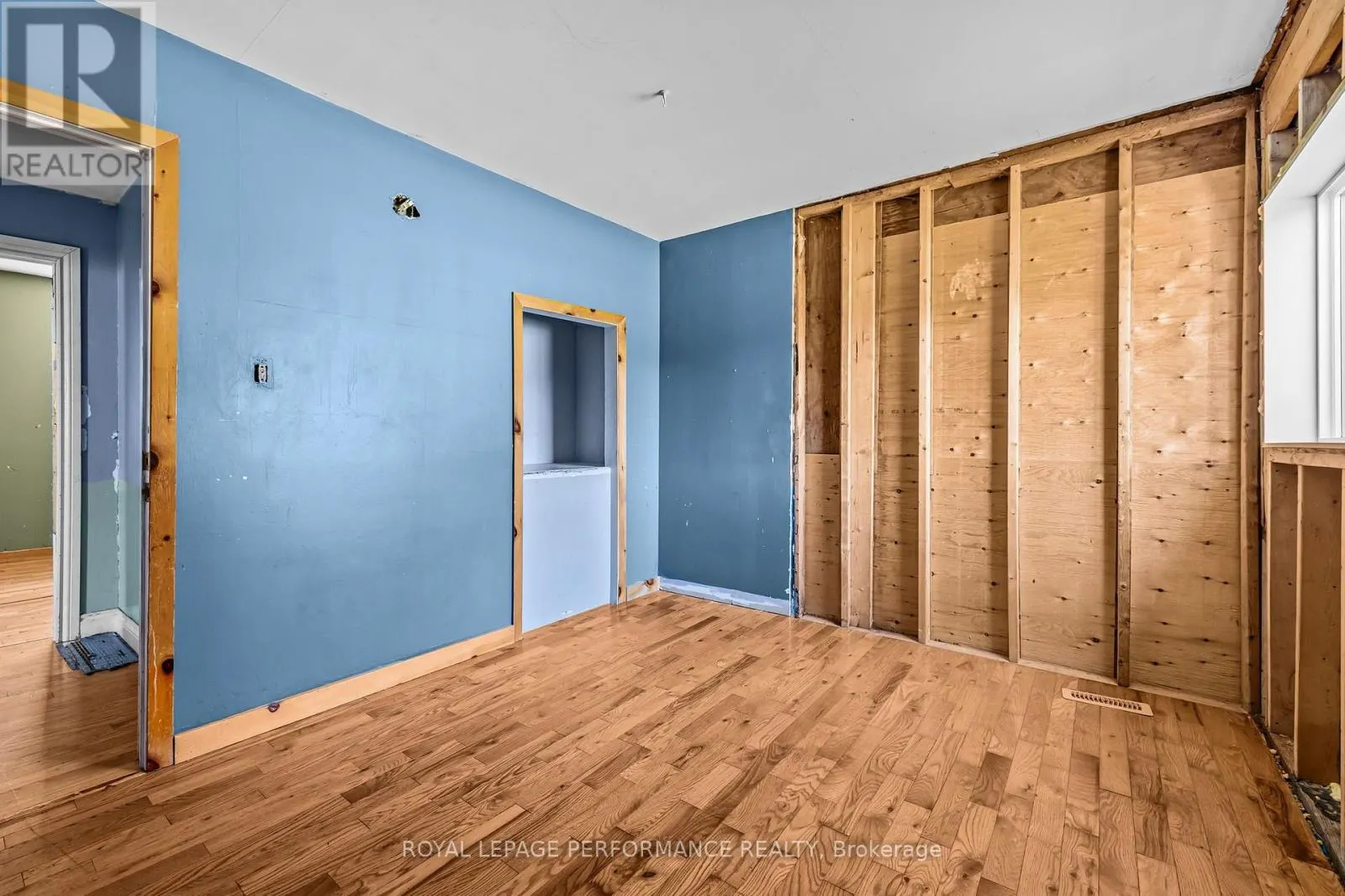 3320 DUVAL AVENUE
