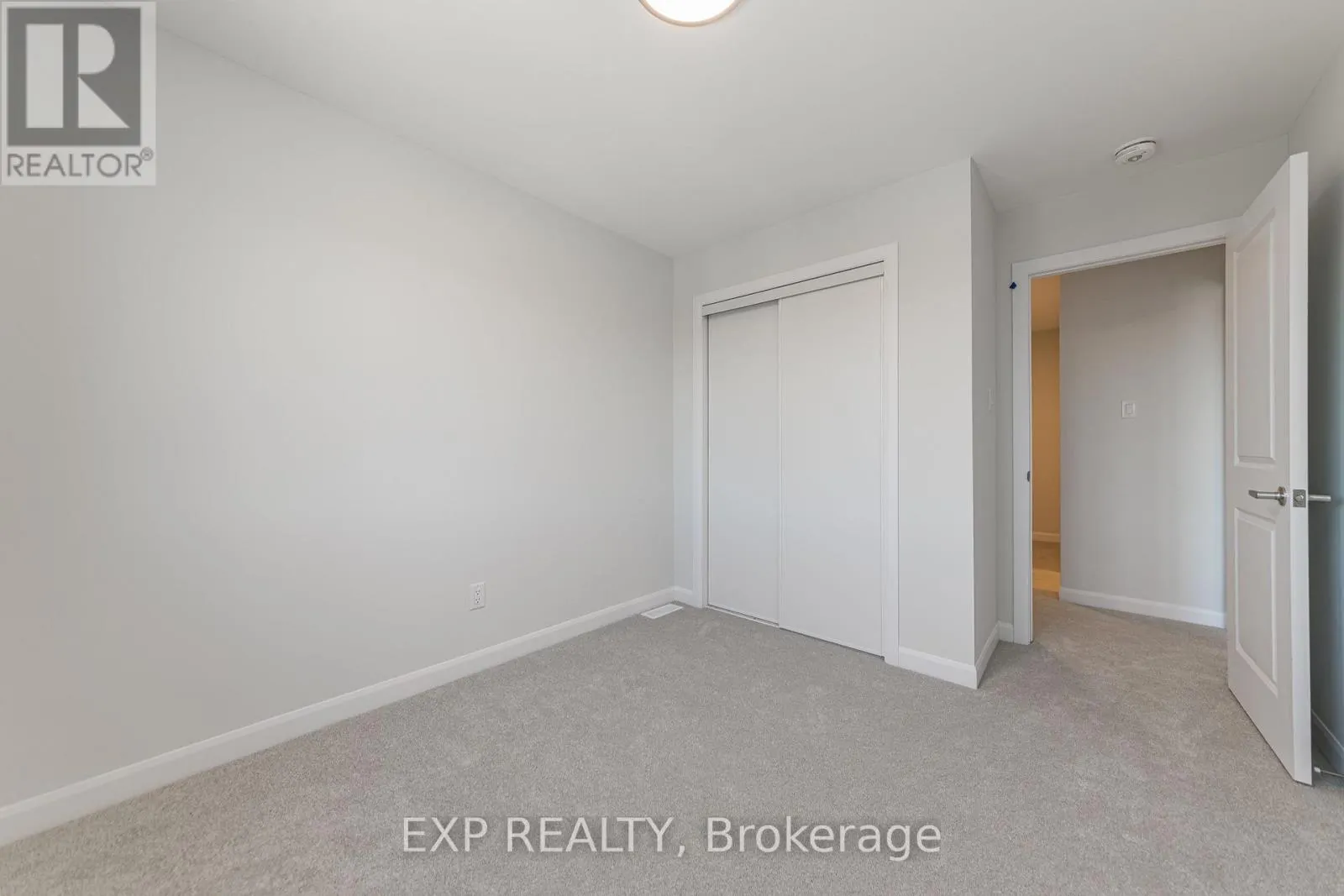 657 MOONGLADE CRESCENT