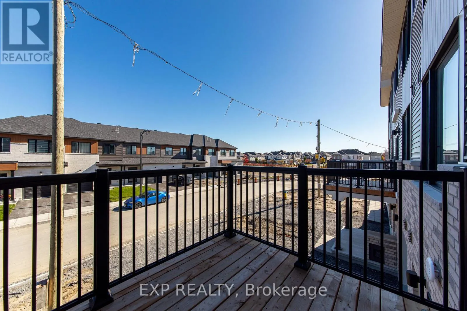 659 MOONGLADE CRESCENT
