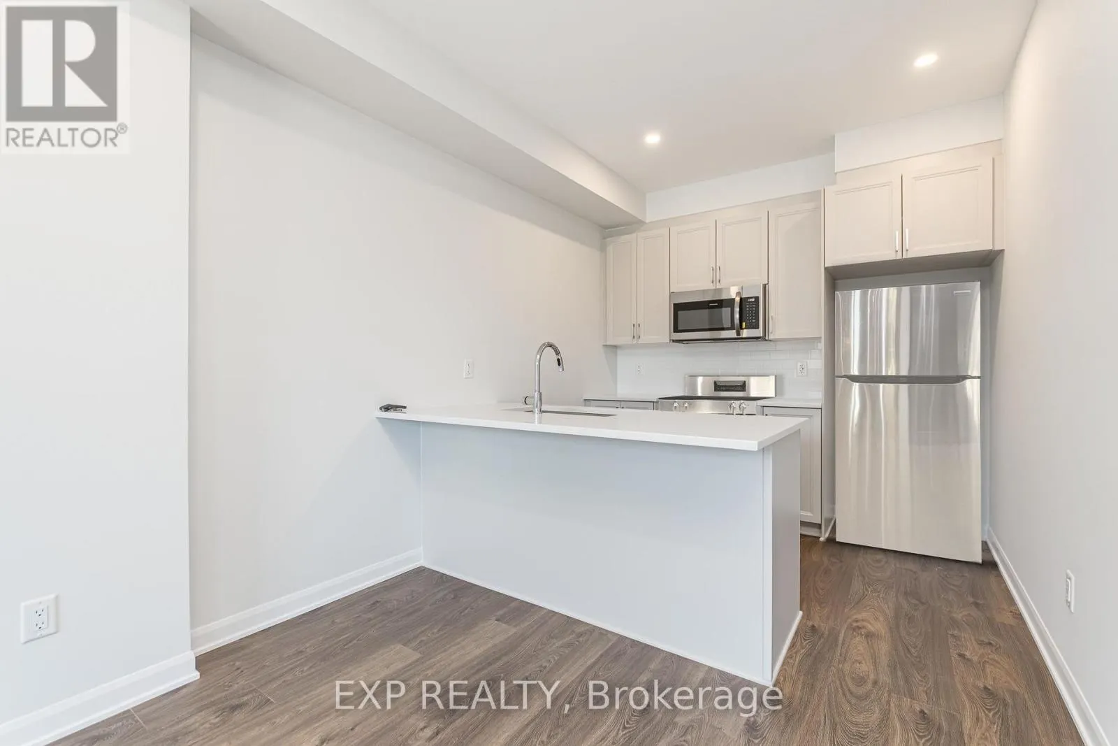 659 MOONGLADE CRESCENT