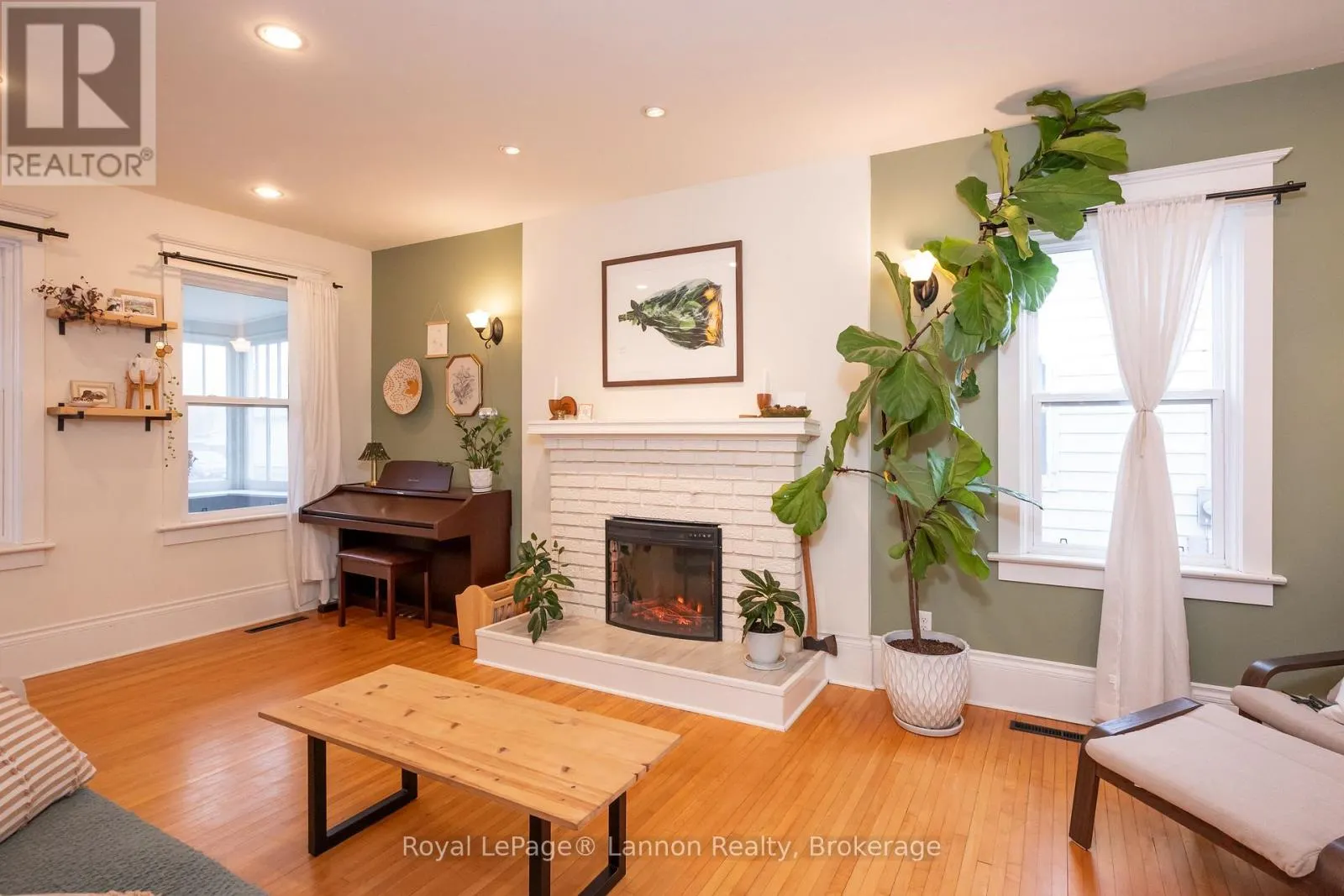 250 BROCK STREET W