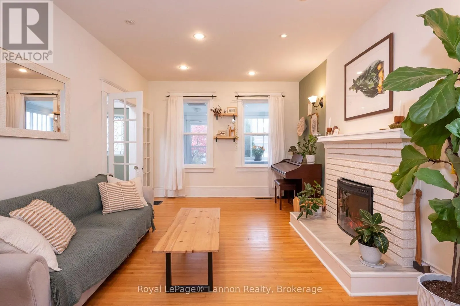 250 BROCK STREET W