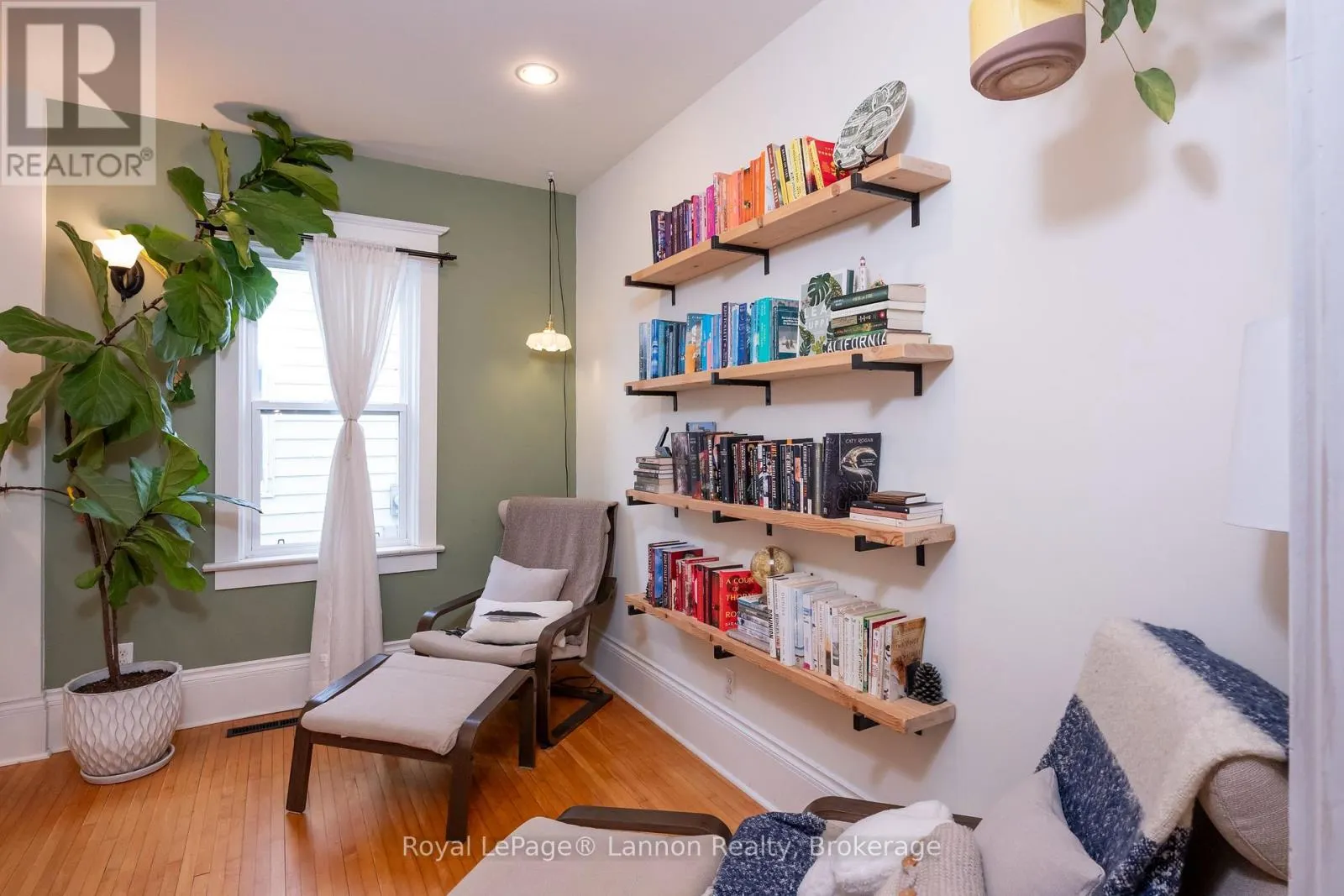 250 BROCK STREET W