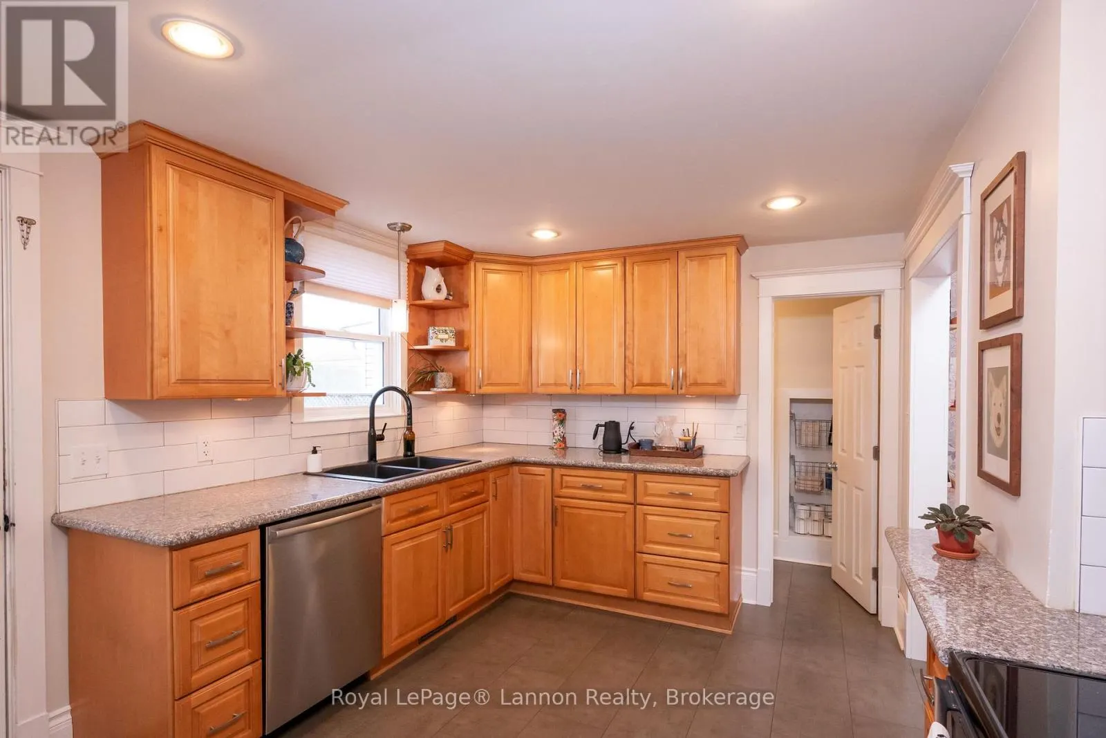 250 BROCK STREET W