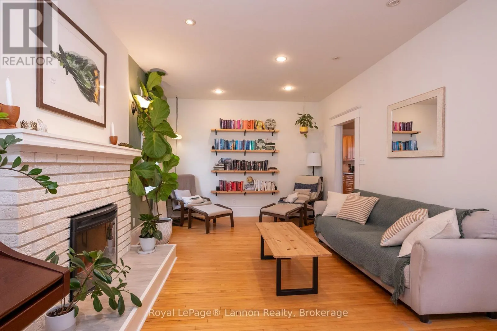 250 BROCK STREET W