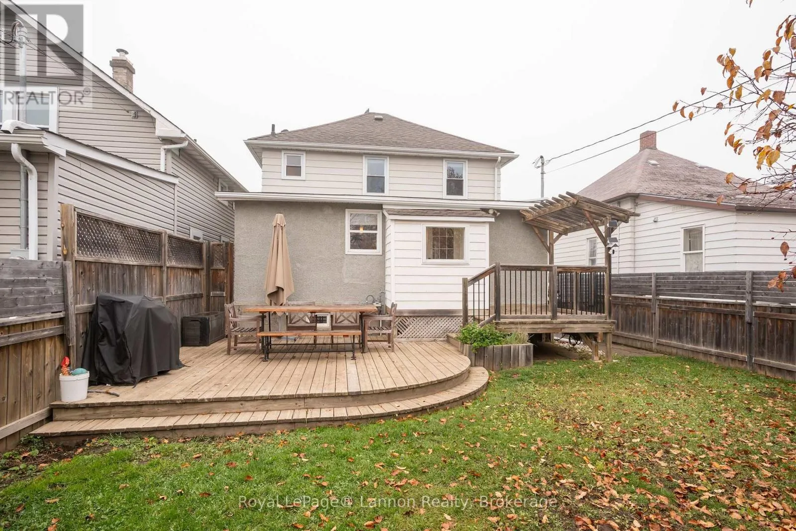 250 BROCK STREET W