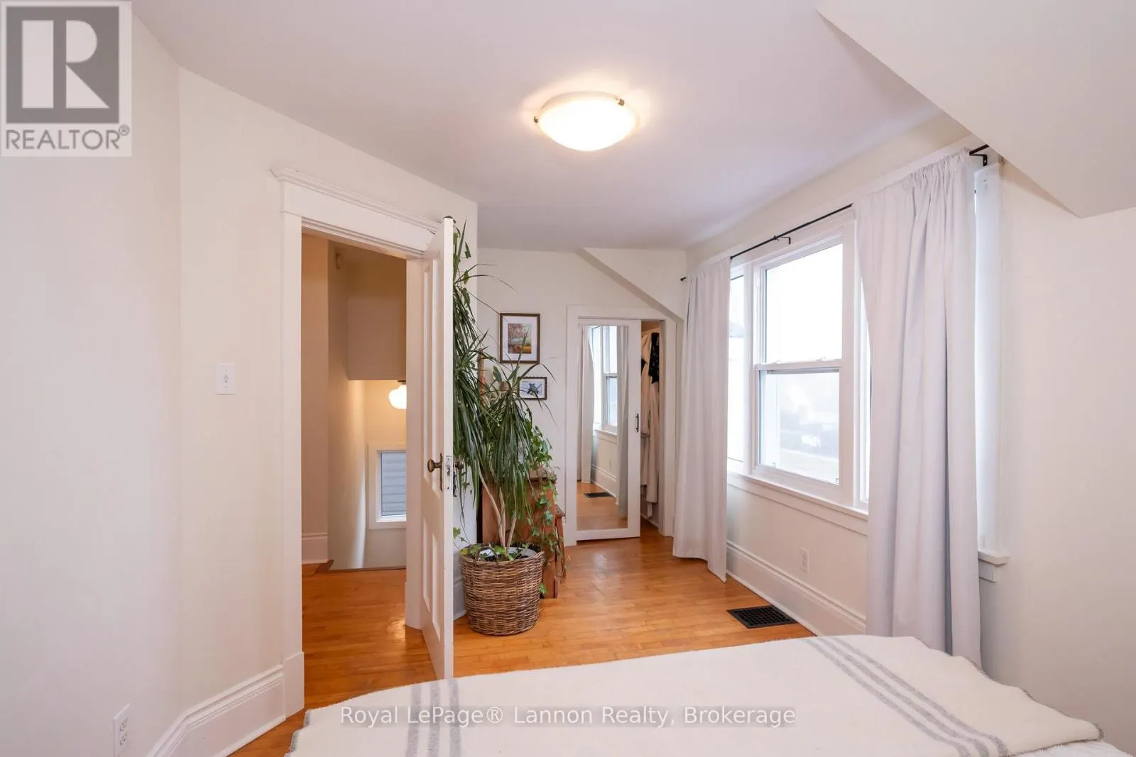 250 BROCK STREET W