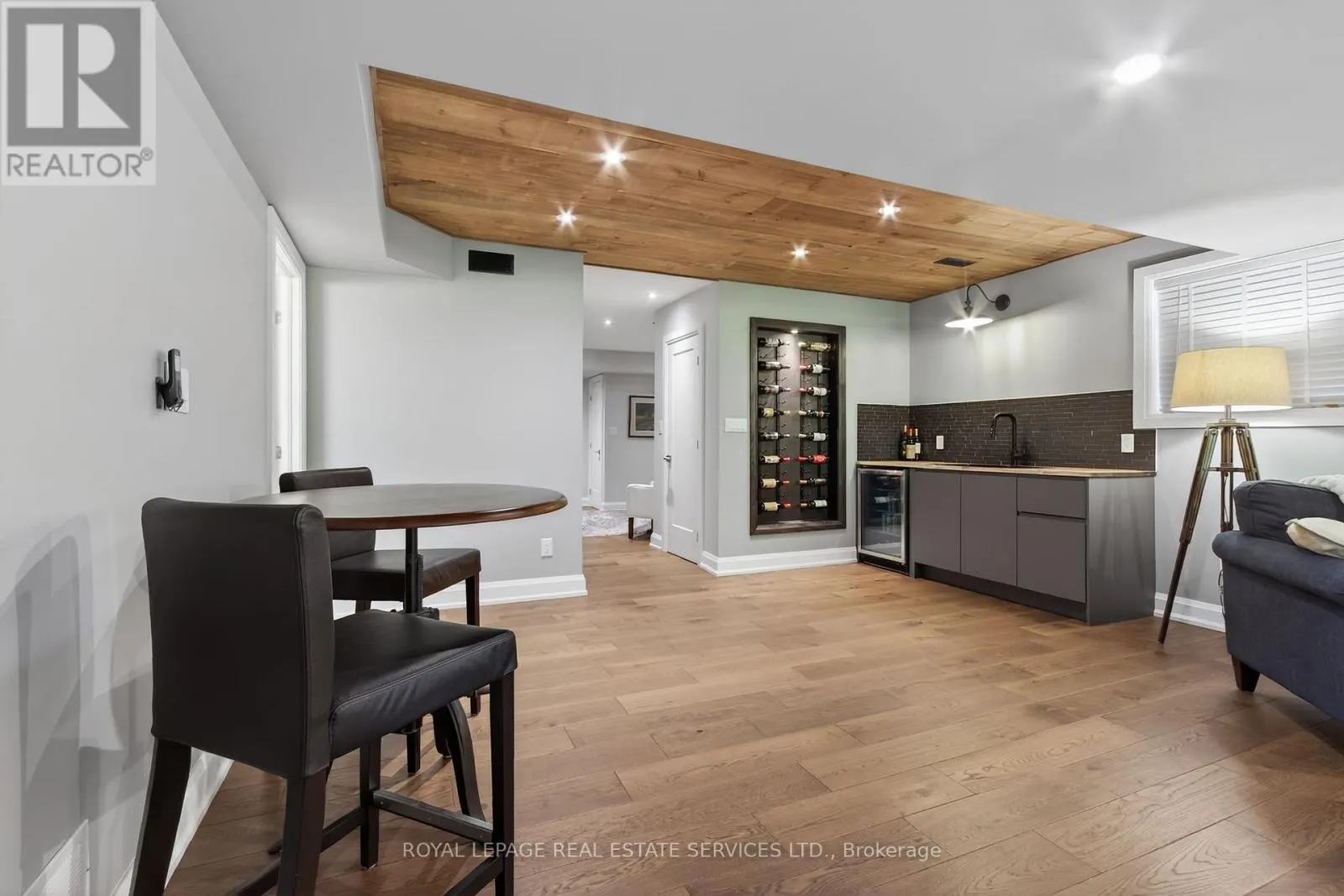 31 DORR COURT
