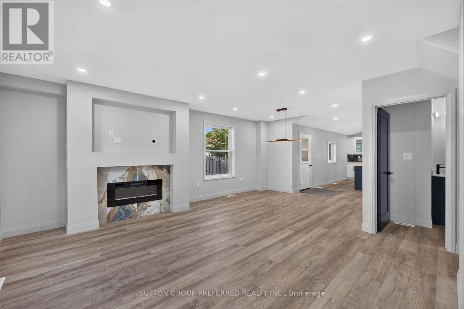 118 DELAWARE STREET