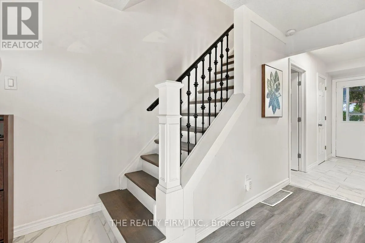 9 - 628 WHARNCLIFFE ROAD S #9